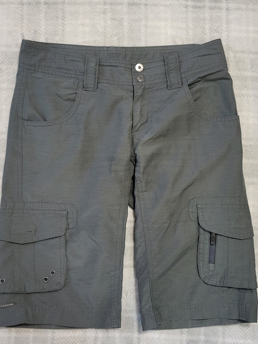 Columbia Women's Cargo Shorts in Dark Gray Size 2